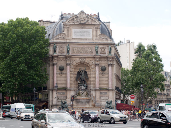 Latin Quarter: Place St-Michel - La Fontaine Saint-Michel