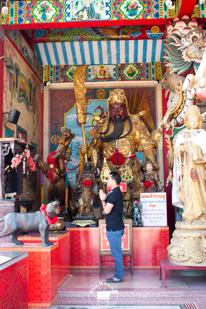 Wat Phanan Choeng Chinese Shrine