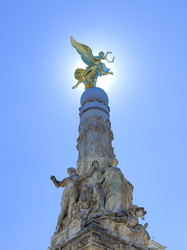 golden angel statue Reims