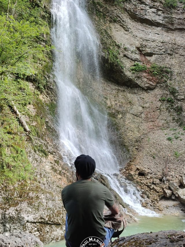 small waterfall with paul in the Kundler gorge