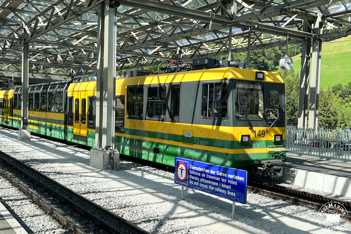 Wengeneralpenbahn cogwheel train Lauterbrunnen