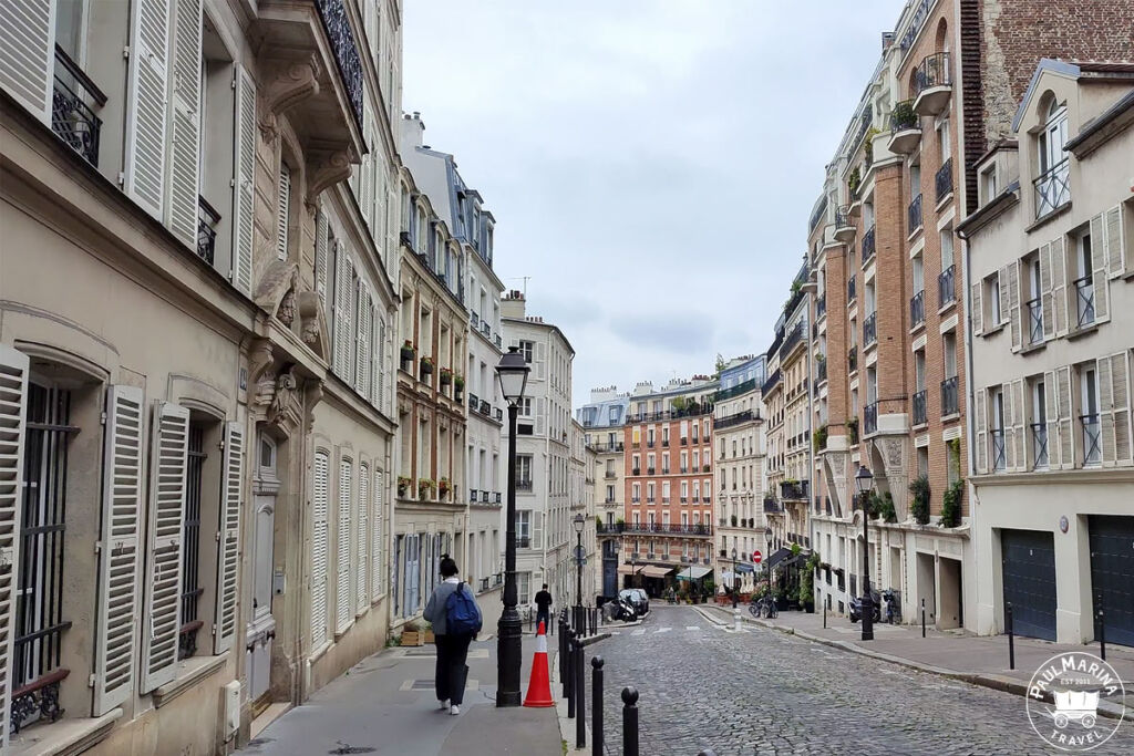 Montmartre rue Lepic Paris