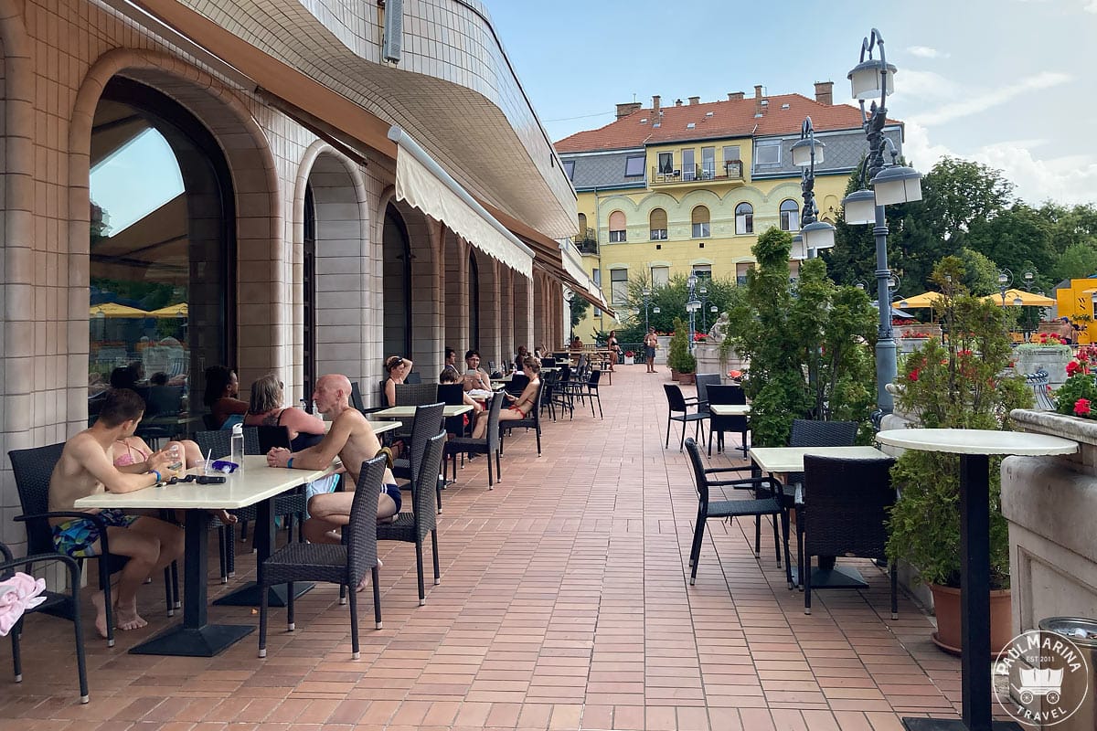 Outdoor Restaurant space