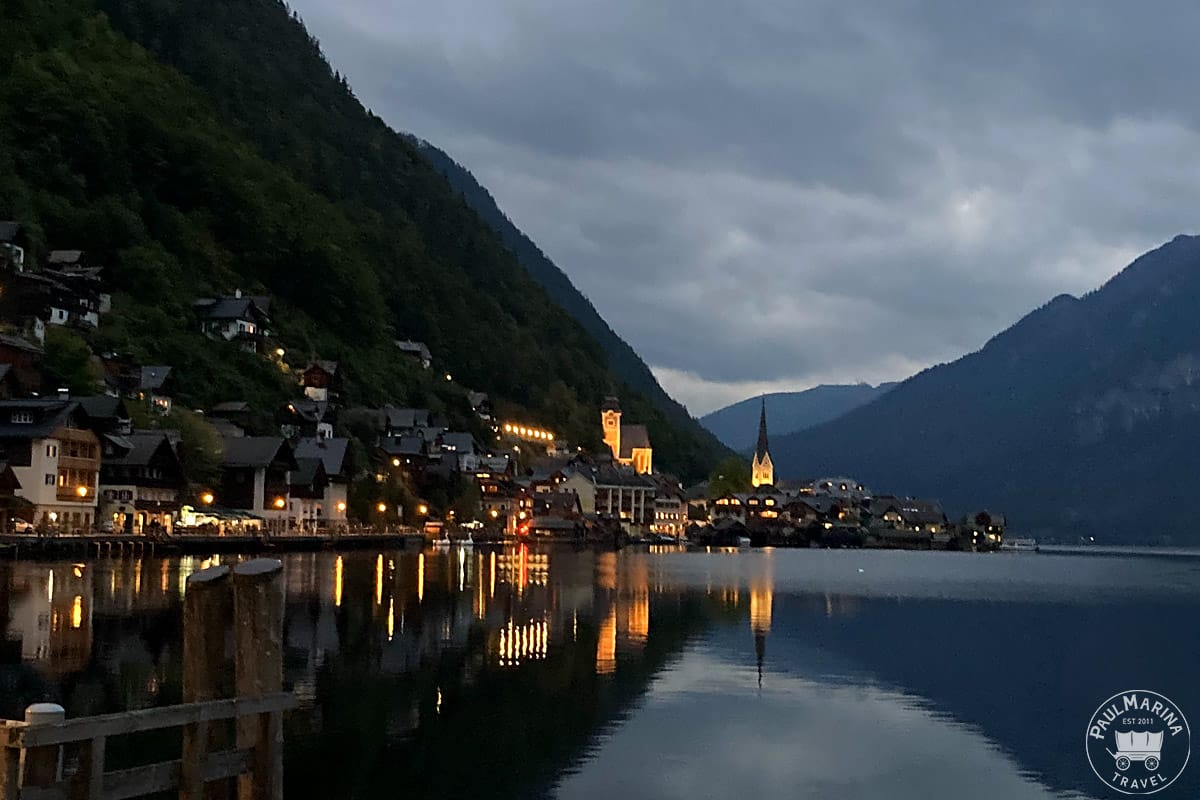 Hallstatt in autumn at night
